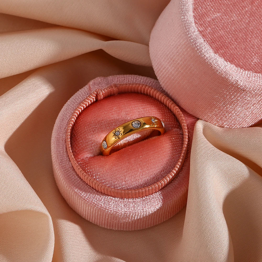 Soléa – Gold Rings with Pearl & Zircon Accents