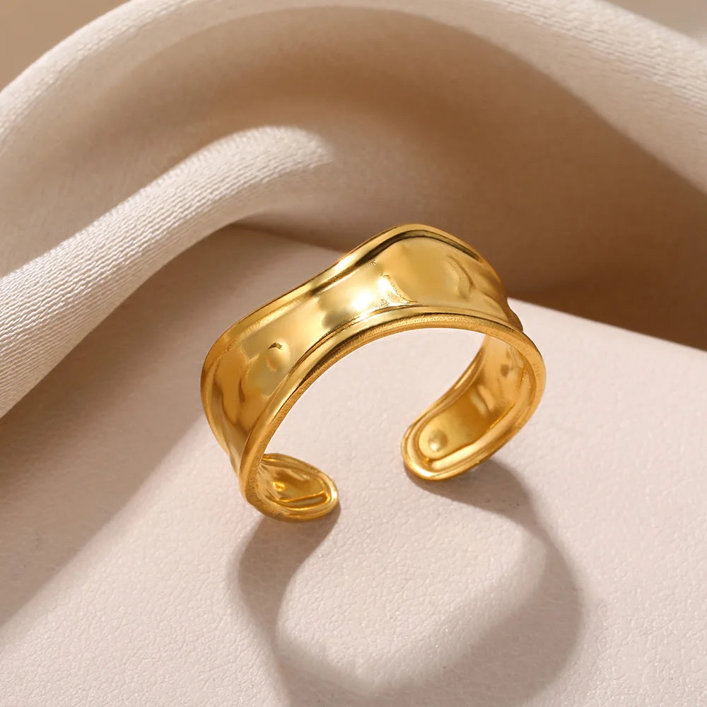 Aurum Muse – Modern Gold Stainless Steel Rings for Women