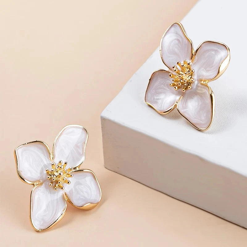 Floréa – Elegant Enamel Flower Drop Earrings