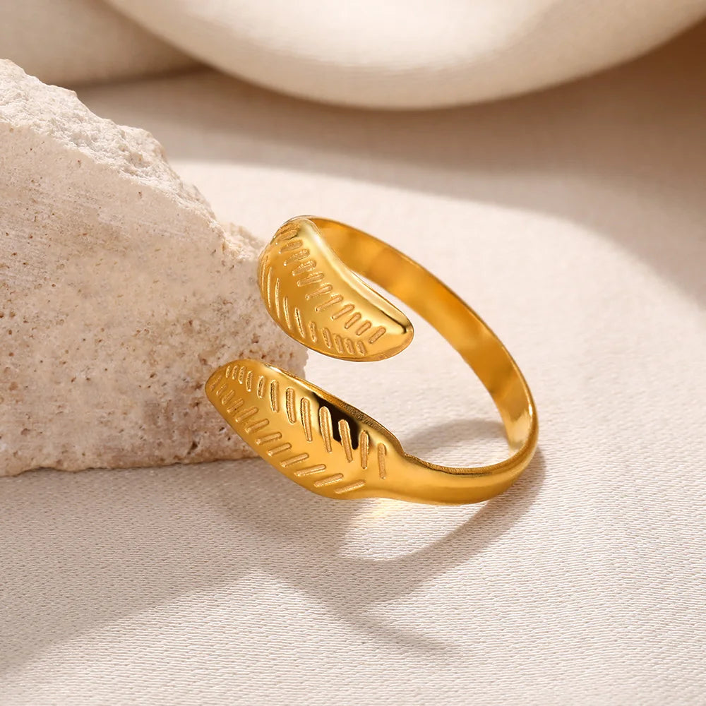 Aurum Muse – Modern Gold Stainless Steel Rings for Women