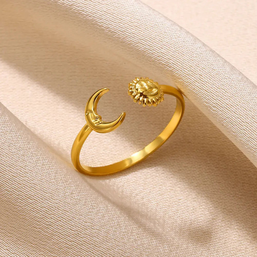 Aurum Muse – Modern Gold Stainless Steel Rings for Women