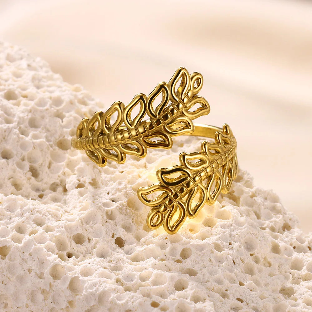 Aurum Muse – Modern Gold Stainless Steel Rings for Women