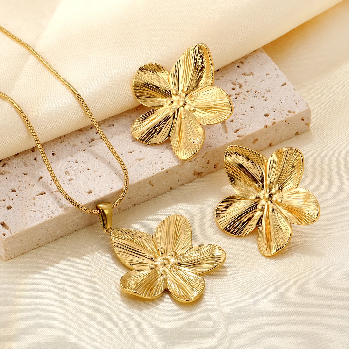 Flora Aurelia – Gold & Silver Stainless Steel Flower Necklace & Earrings Set