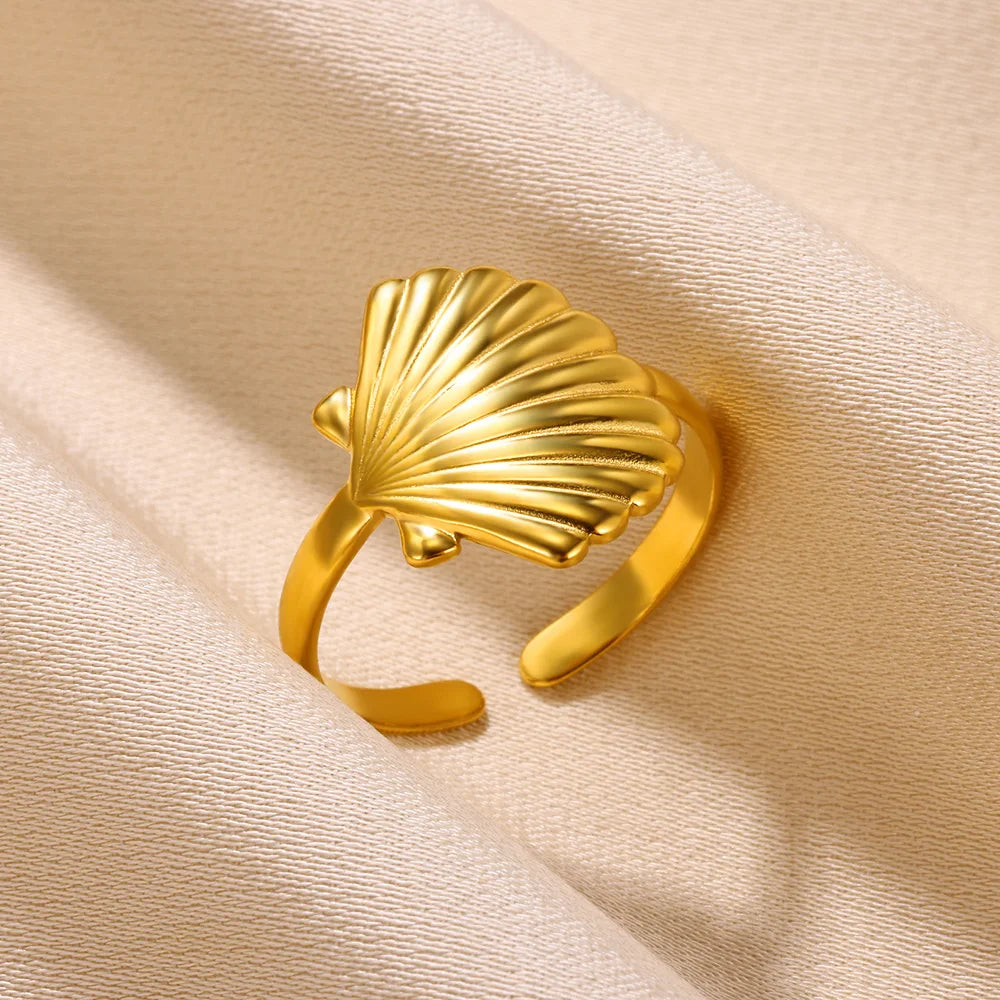 Aurum Muse – Modern Gold Stainless Steel Rings for Women