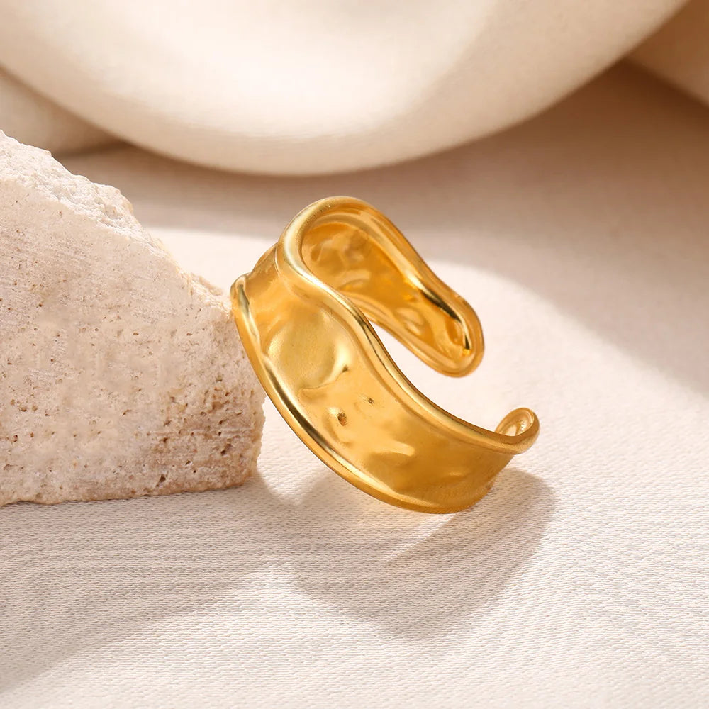 Aurum Muse – Modern Gold Stainless Steel Rings for Women