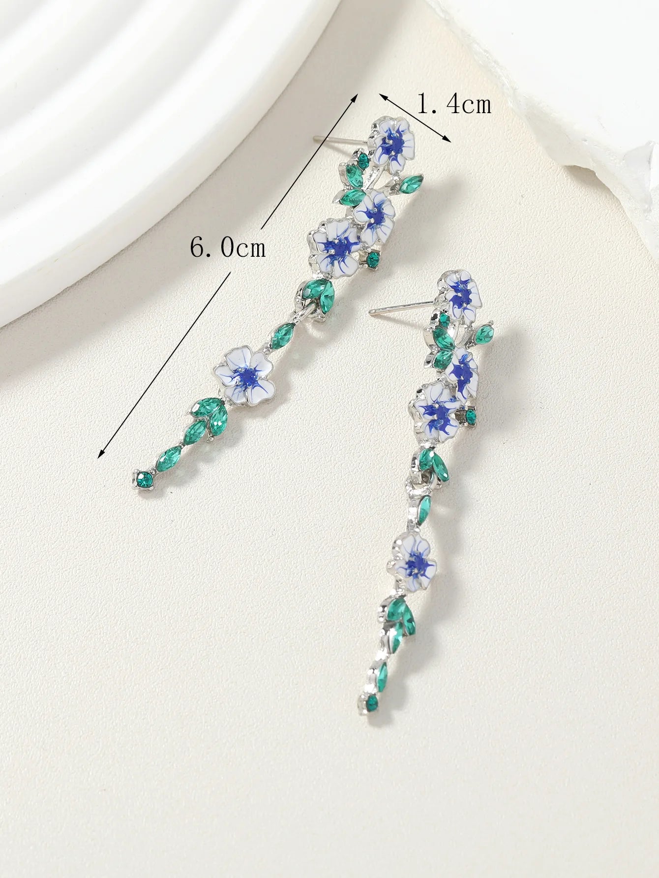 Floréa – Elegant Enamel Flower Drop Earrings
