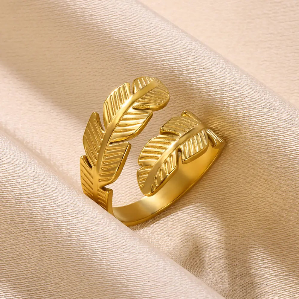 Aurum Muse – Modern Gold Stainless Steel Rings for Women