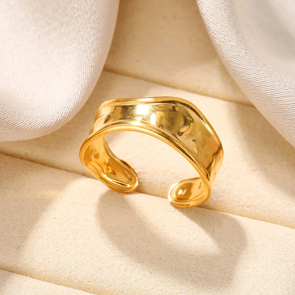 Aurum Muse – Modern Gold Stainless Steel Rings for Women