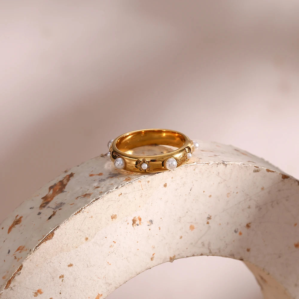 Soléa – Gold Rings with Pearl & Zircon Accents