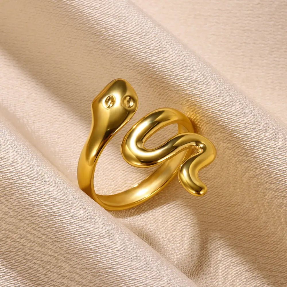 Aurum Muse – Modern Gold Stainless Steel Rings for Women