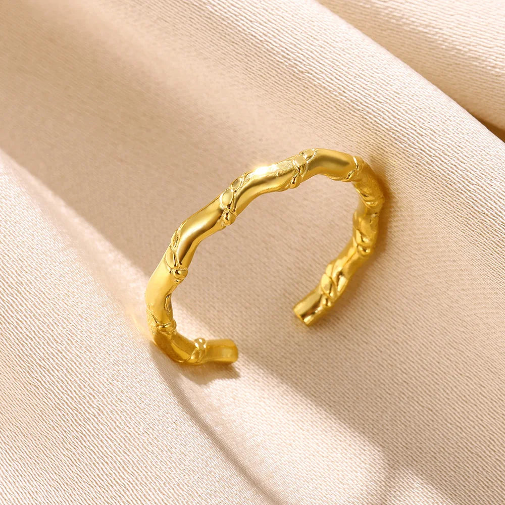Aurum Muse – Modern Gold Stainless Steel Rings for Women