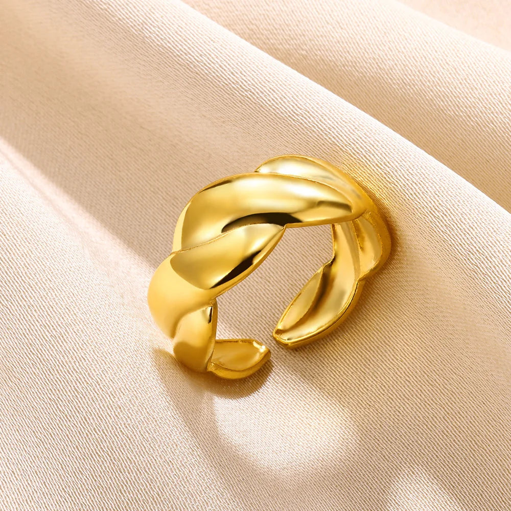 Aurum Muse – Modern Gold Stainless Steel Rings for Women
