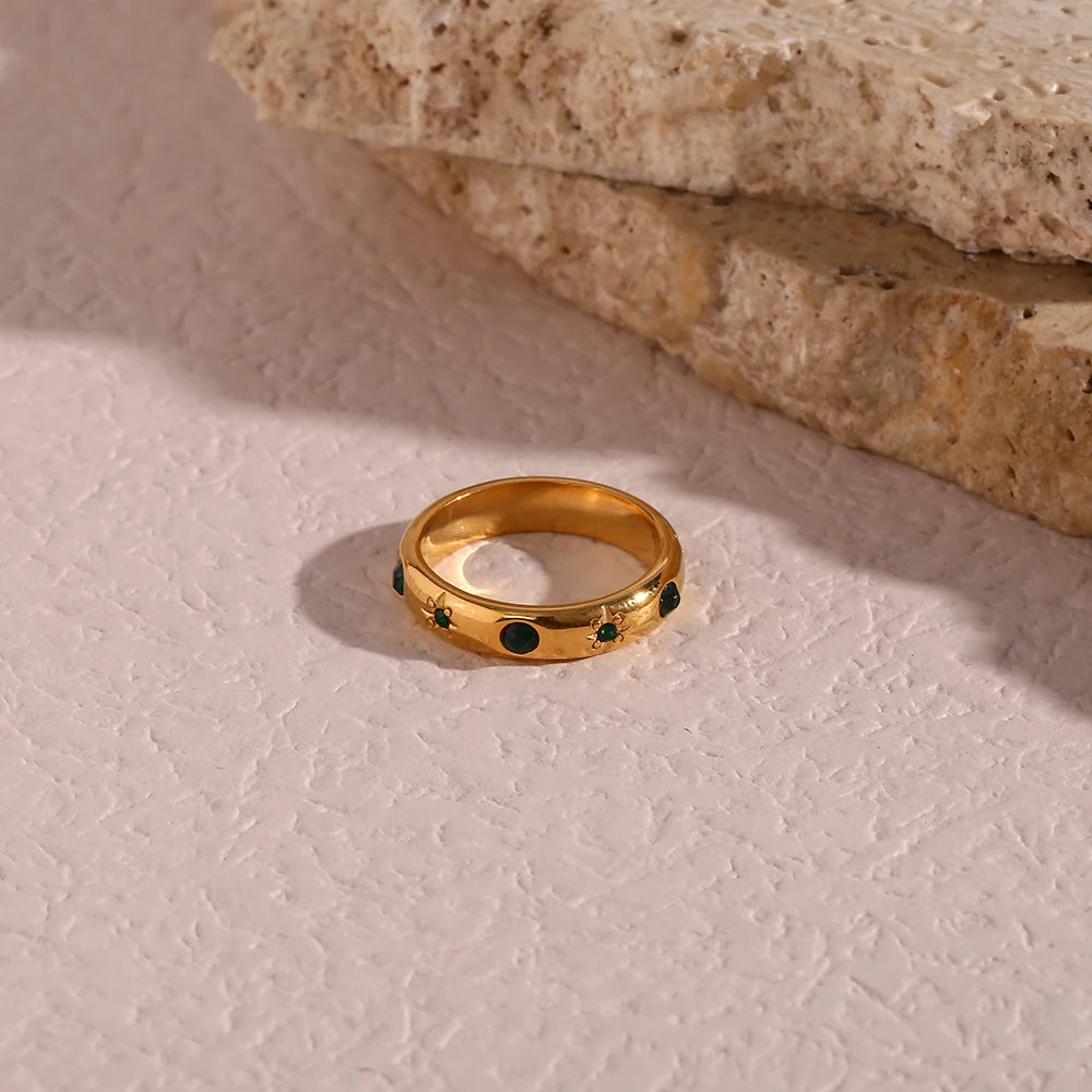 Soléa – Gold Rings with Pearl & Zircon Accents