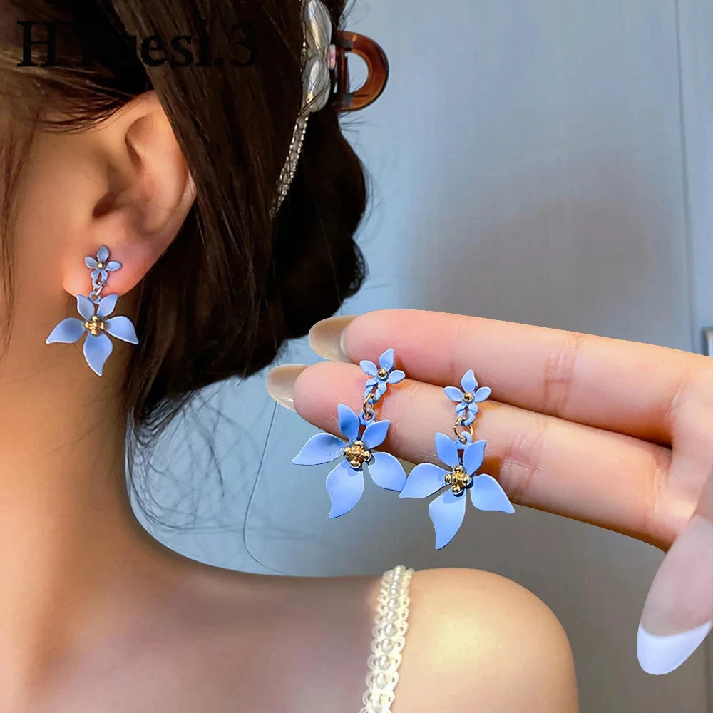 Floréa – Elegant Enamel Flower Drop Earrings