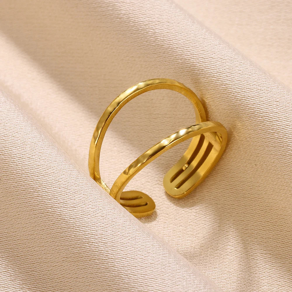 Aurum Muse – Modern Gold Stainless Steel Rings for Women