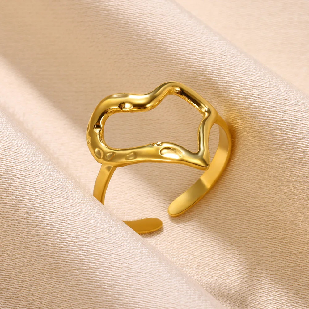 Aurum Muse – Modern Gold Stainless Steel Rings for Women