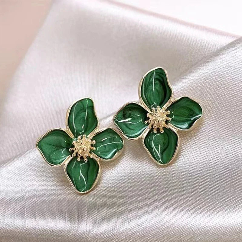 Floréa – Elegant Enamel Flower Drop Earrings