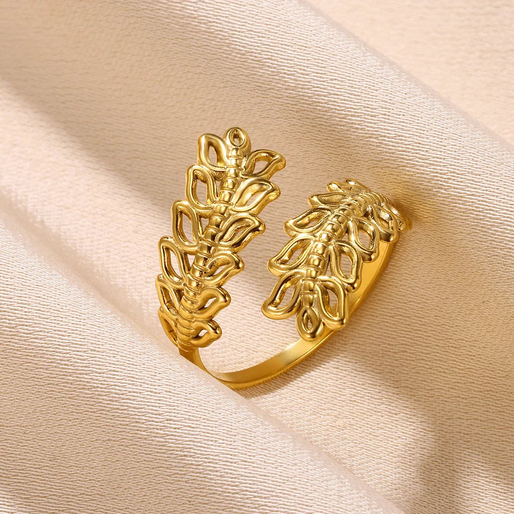 Aurum Muse – Modern Gold Stainless Steel Rings for Women
