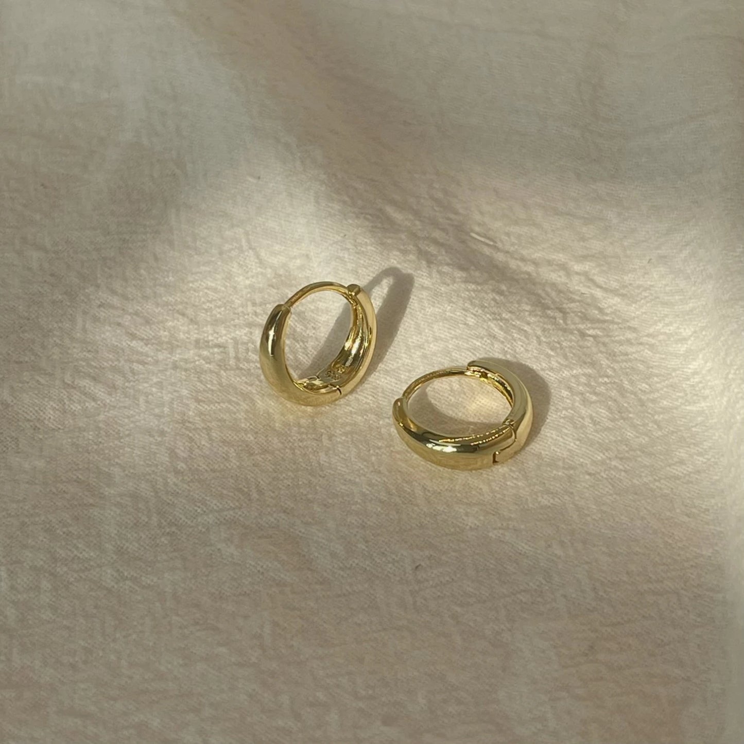 Mira – Minimalist Gold-Plated Earrings