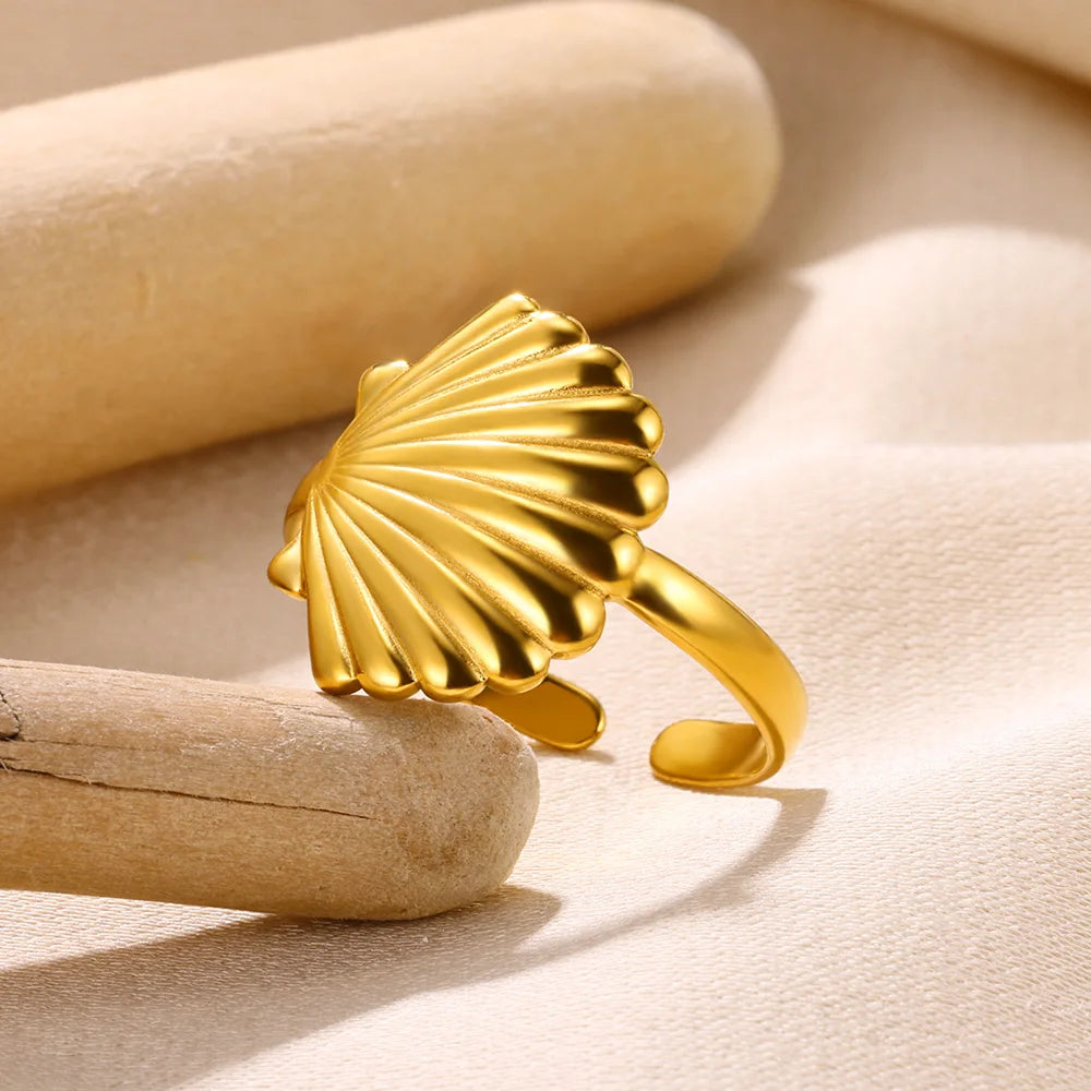 Aurum Muse – Modern Gold Stainless Steel Rings for Women